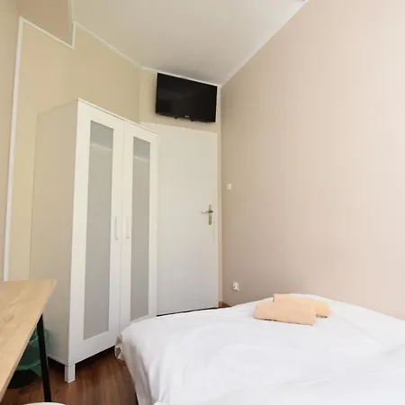 Dukes Aparthostel - Prywatne, Rynek * Вроцлав