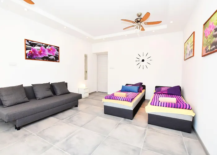 Dukes Aparthostel - Prywatne, Rynek Vratislav