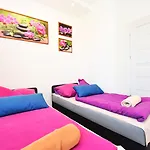 Dukes Aparthostel - Prywatne, Rynek Hostel Vratislav