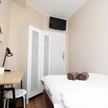 Dukes Aparthostel - Prywatne, Rynek Хостел Вроцлав