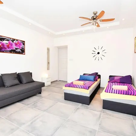 Dukes Aparthostel - Prywatne, Rynek Вроцлав