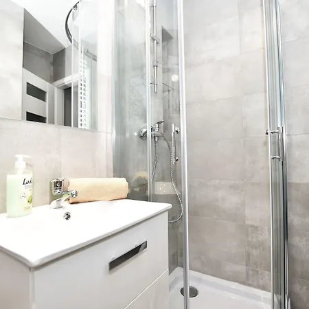 Dukes Aparthostel - Prywatne, Rynek Хостел